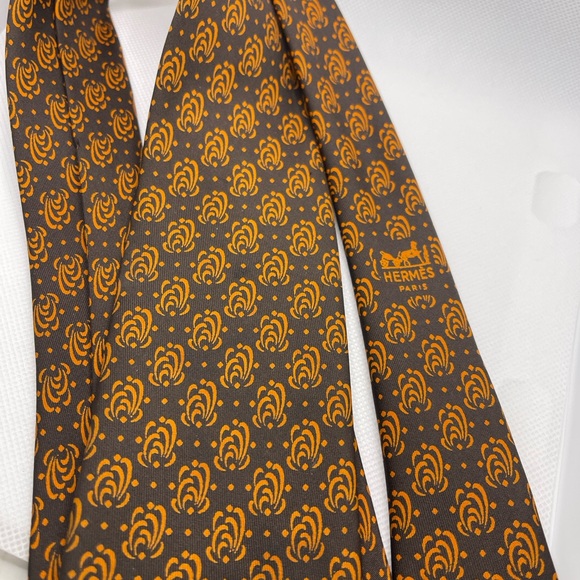 HERMES Silk Tie Luxury Made in Paris Orange Brown Floral Leaf - Picture 7 of 8